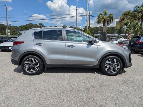 Used 2021 Kia Sportage EX image 3