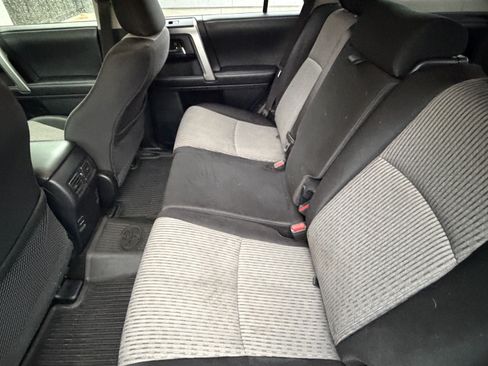 Used 2019 Toyota 4Runner SR5 AWD/4WD image 32