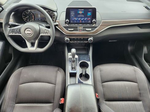 Used 2024 Nissan Altima 2.5 SV image 28