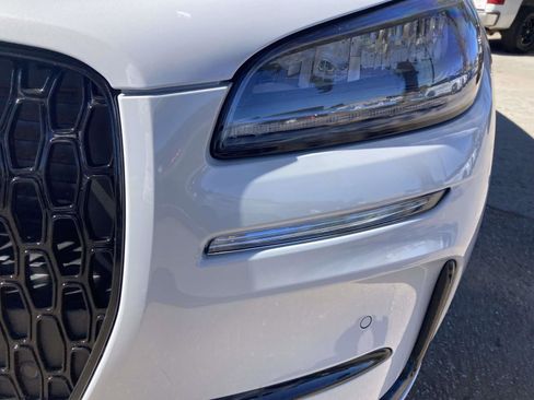 New 2026 Lincoln Corsair Premiere image 11