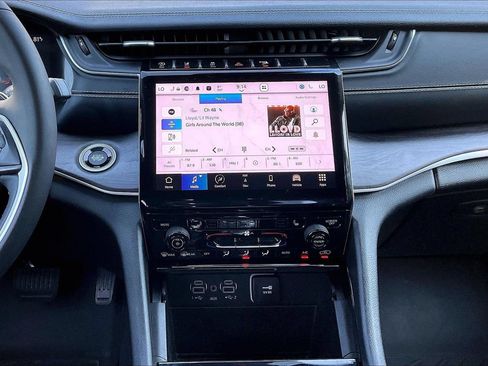 Certified 2023 Jeep Grand Cherokee L Limited AWD/4WD image 13