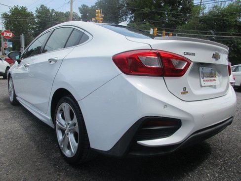 Used 2018 Chevrolet Cruze Premier FWD image 6