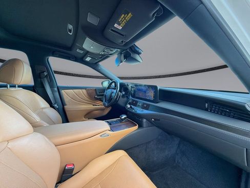 Used 2021 Lexus LS 500 w/ Accessory Package (Z2) RWD image 15