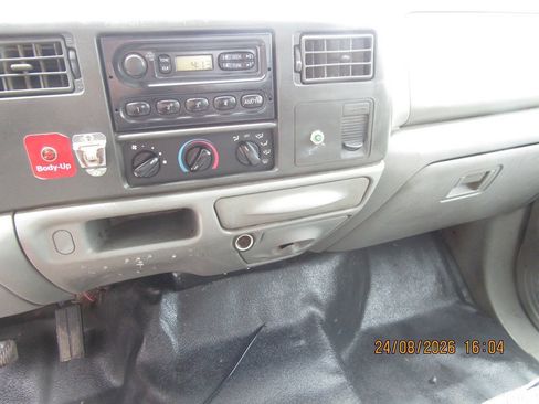 Used 2004 Ford F550 2WD Crew Cab Super Duty image 20