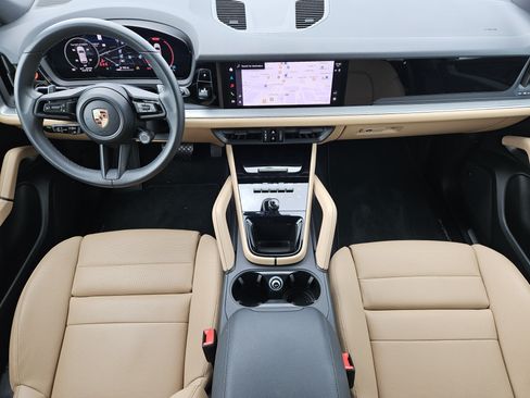 Certified 2026 Porsche Cayenne AWD/4WD image 24