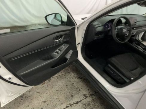 Used 2023 Honda Accord EX image 24