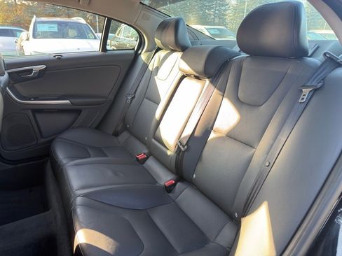 Used 2017 Volvo S60 T5 Inscription image 26