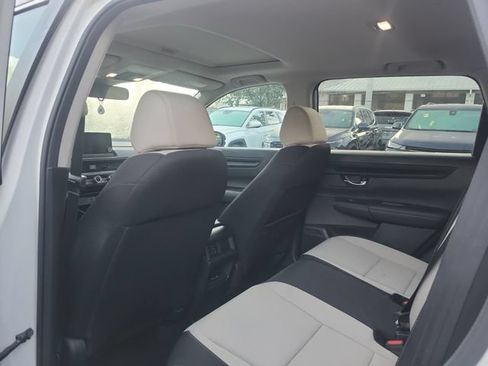 Used 2025 Honda CR-V EX image 7