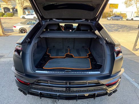 Used 2023 Lamborghini Urus S image 48