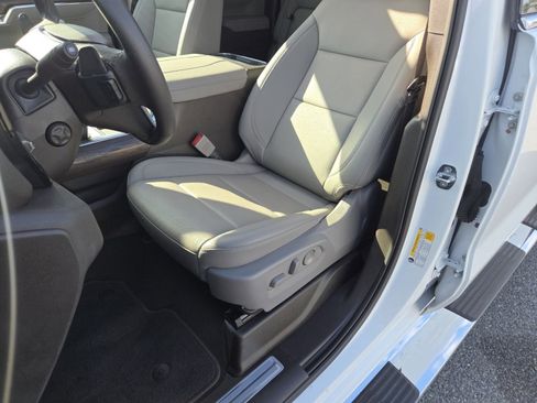 Used 2023 GMC Sierra 1500 SLT w/ SLT Premium Package image 29