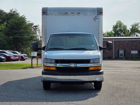 Used 2014 Chevrolet Express 3500 Extended RWD image 10