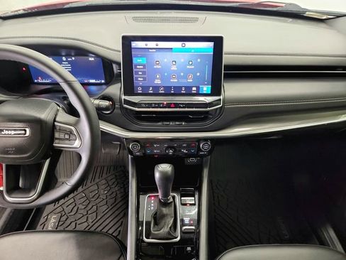 Used 2024 Jeep Compass Limited w/ High Altitude Package image 29