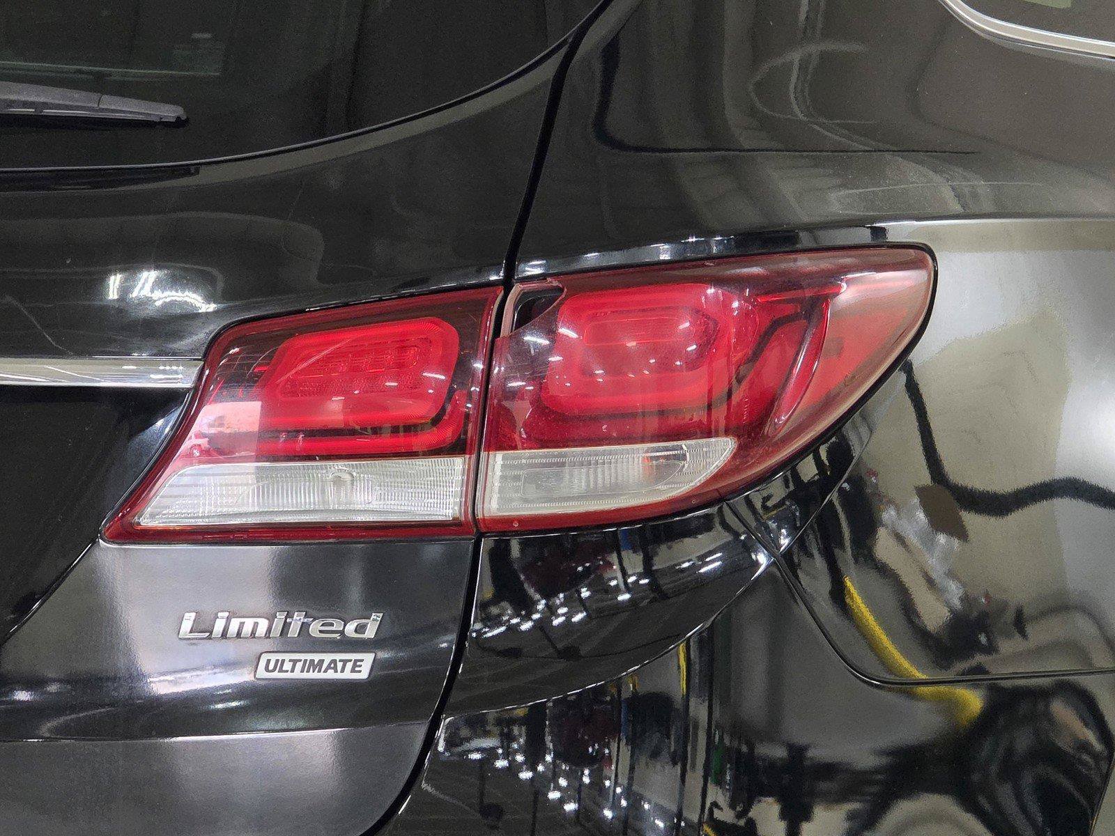 Used 2017 Hyundai Santa Fe Limited FWD image 12
