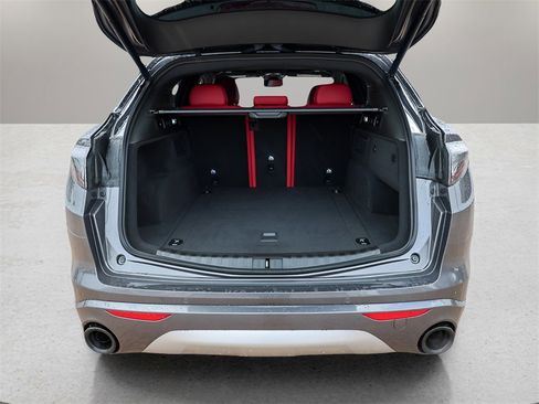 Used 2024 Alfa Romeo Stelvio Ti w/ Performance Driving Package image 23