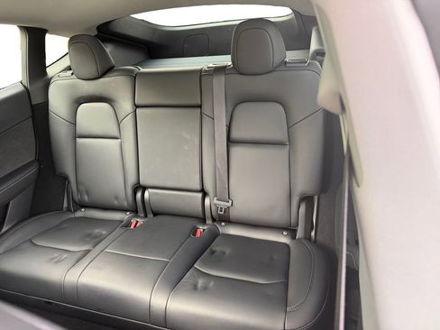 Used 2023 Tesla Model Y Long Range image 13