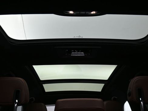 Used 2023 BMW X7 M60i w/ Executive Package image 25