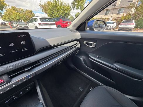 Used 2026 Kia K4 FWD image 33