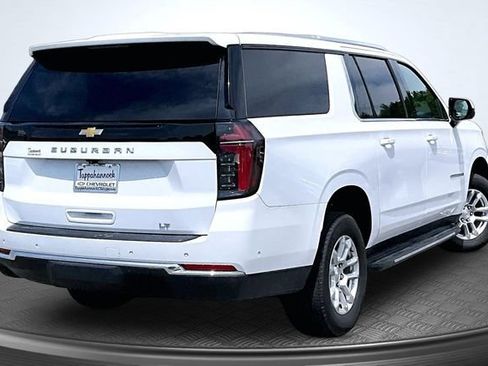 Used 2025 Chevrolet Suburban LT AWD/4WD image 6
