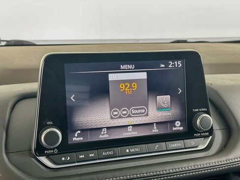Used 2023 Nissan Rogue SV FWD image 21