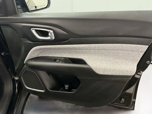 Used 2022 Jeep Compass Latitude w/ Convenience Group image 33