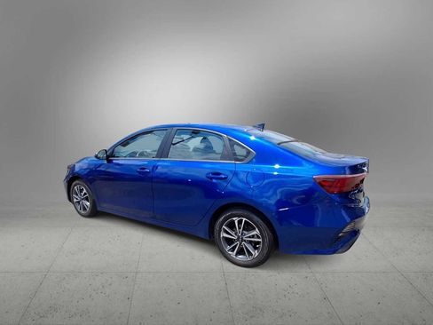 Used 2024 Kia Forte LXS w/ LXS Technology Package FWD image 6