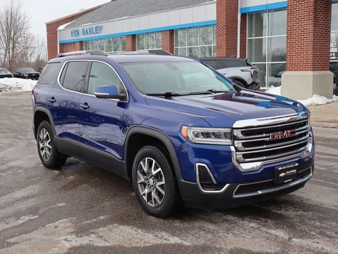 Used 2023 GMC Acadia SLE w/ Driver Convenience Package image 4