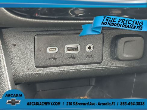 Used 2023 Buick Encore GX Essence w/ Experience Buick Package FWD image 23
