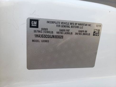 Used 2018 Chevrolet Express 3500 RWD image 21