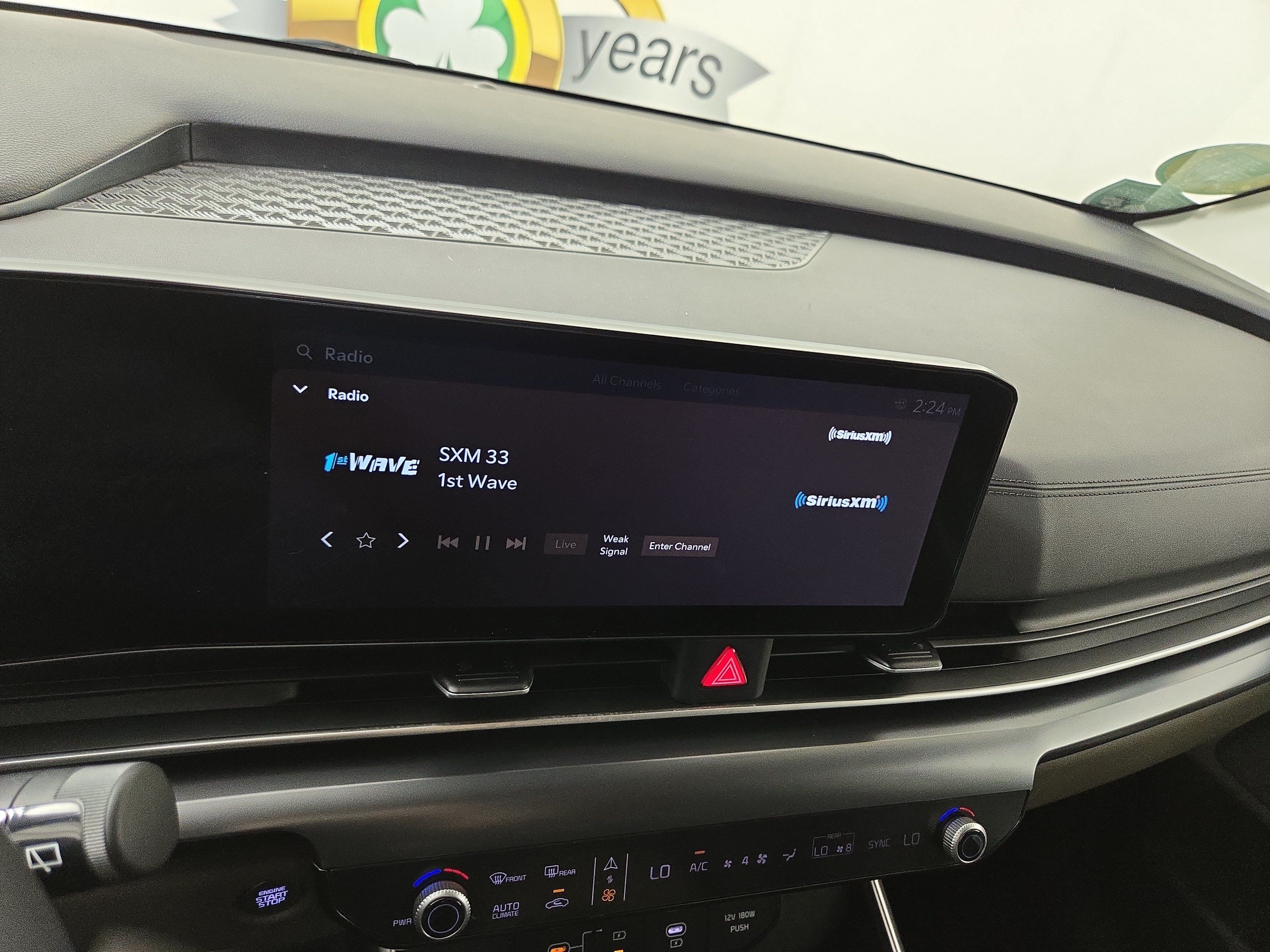 Used 2025 Kia Carnival FWD image 20