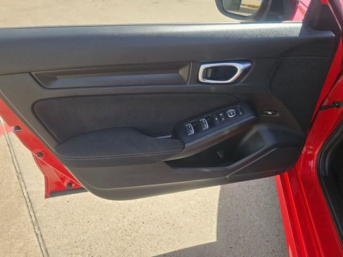 Used 2025 Honda Civic Sport image 14