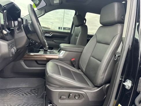 Used 2025 Chevrolet Silverado 1500 LT Trail Boss w/ Convenience Package II AWD/4WD image 18