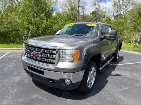 Used 2013 GMC Sierra 2500 SLE w/ HD SLE Premium Package AWD/4WD image 2