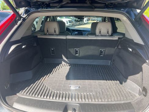 Used 2023 Cadillac XT4 Luxury w/ LPO, Onyx Lite Package AWD/4WD image 19