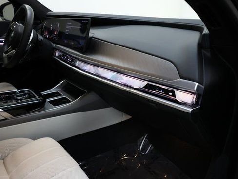 Used 2024 BMW 760i xDrive w/ Executive Package AWD/4WD image 87