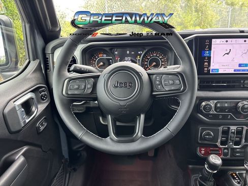 Used 2025 Jeep Wrangler Unlimited Sport AWD/4WD image 12