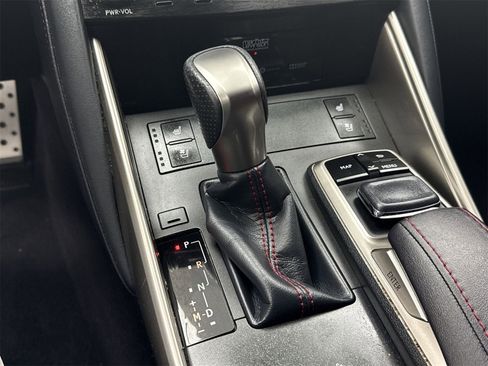 Used 2018 Lexus IS 350 image 30