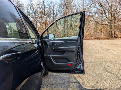 Used 2017 Honda Pilot EX-L image 13