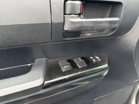 Used 2018 Toyota Tundra SR image 10