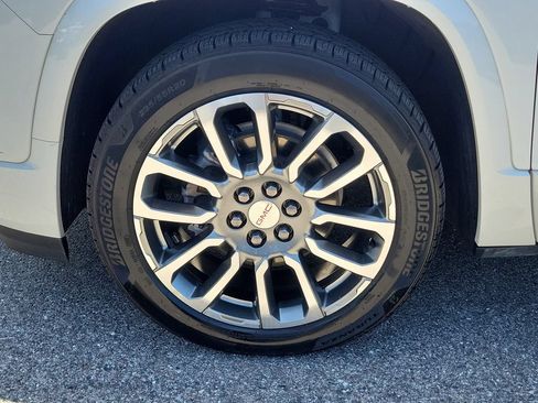 Used 2022 GMC Acadia Denali w/ Denali Ultimate Package AWD/4WD image 6