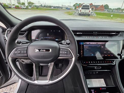 New 2026 Jeep Grand Cherokee L Limited AWD/4WD image 15