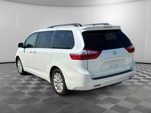 Used 2015 Toyota Sienna XLE Premium AWD/4WD image 3