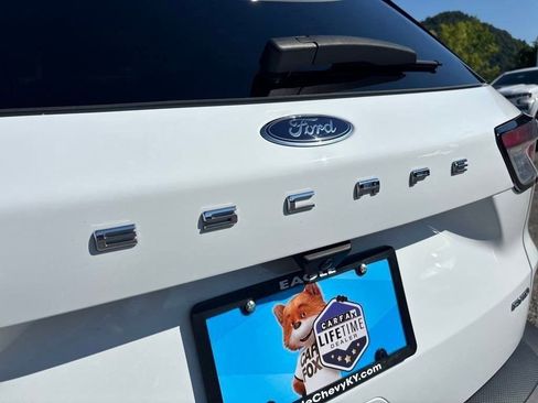 Used 2022 Ford Escape SE w/ Convenience Package image 13