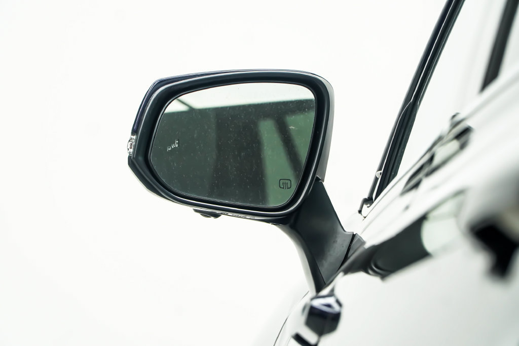 Used 2023 Toyota Highlander Platinum FWD image 17