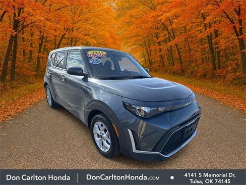 Used 2025 Kia Soul LX image 1