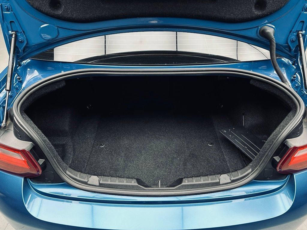 Used 2017 BMW M2 RWD image 39