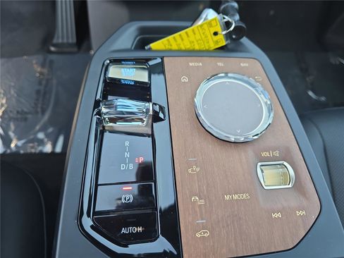 Used 2023 BMW iX xDrive50 w/ Premium Package image 20