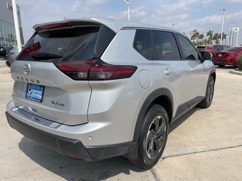 Certified 2024 Nissan Rogue SV image 3