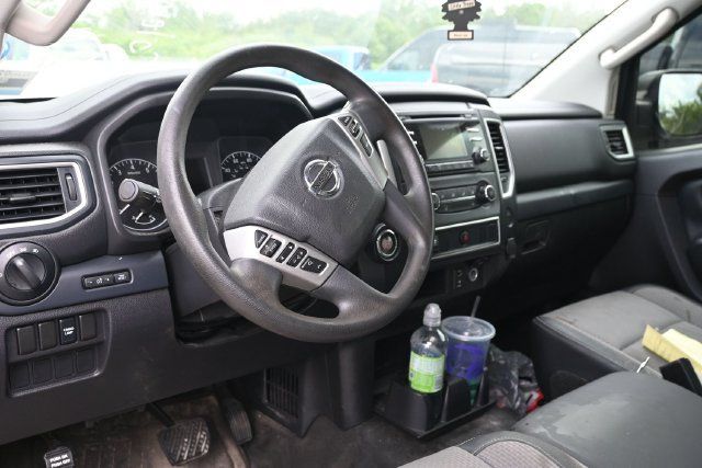 Used 2018 Nissan Titan S RWD image 8