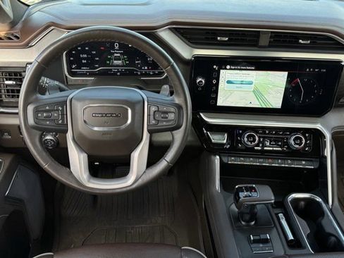 Used 2023 GMC Sierra 1500 Denali w/ Denali Reserve Package AWD/4WD image 11