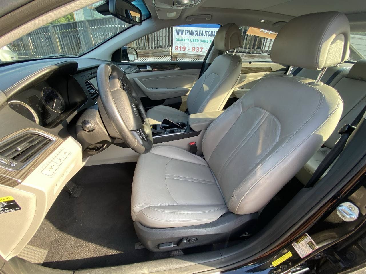 Used 2015 Hyundai Sonata Limited w/ Option Group 06 FWD image 11